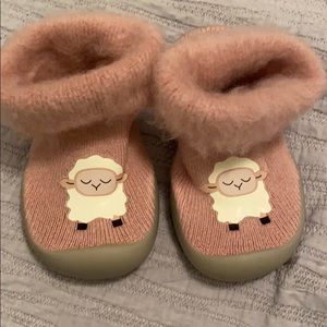 Rubber sole sock shoes size 4